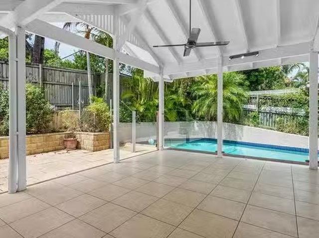 Cozy 40 Botany Street, Clayfield, QLD 4011