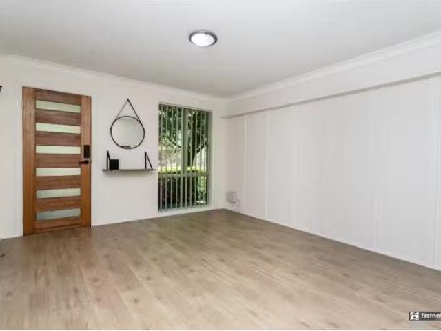 Cheap 40 Spinebill Place, Cranebrook House for rent Listed by.