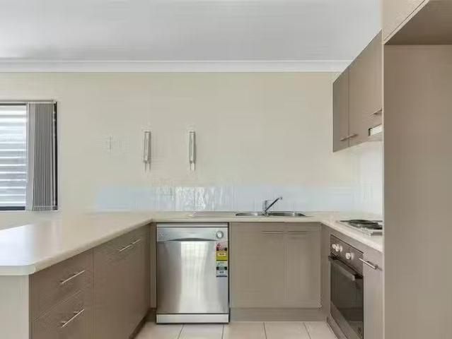 Nice 4/10 14 Syria Street, Beenleigh, QLD 4207