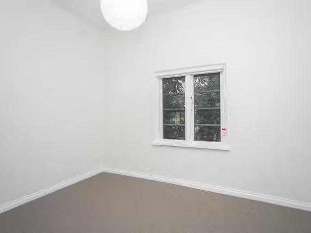 Just in! 4/118 Broadway, Crawley, WA 6009
