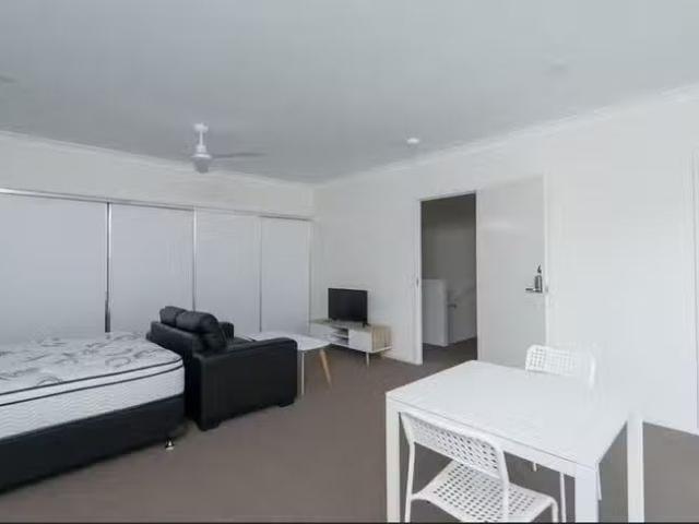 Nice 4/145 Selina Street, Wynnum, QLD 4178
