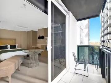Cozy 415/452 St Kilda Road, Melbourne, VIC 3004