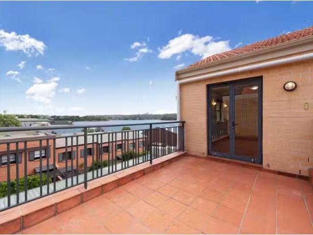 Deal! 41/8 Water Street, Birchgrove Apartment for rent Listed.