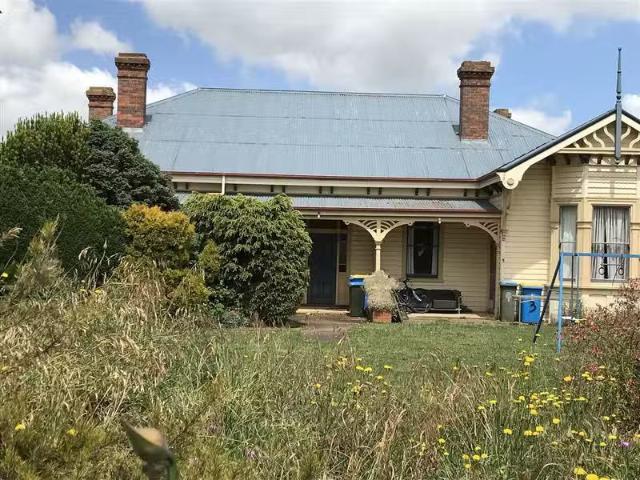 Unique 4/191 bridport Road, SCOTTSDALE, TAS 7260 House for R.