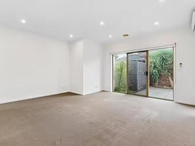 For Rent! 4/1 Tower Avenue, Frankston, VIC 3199
