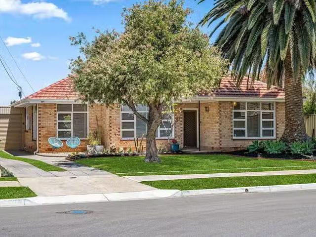 Charming 41 Shandon Avenue, Seaton, SA 5023