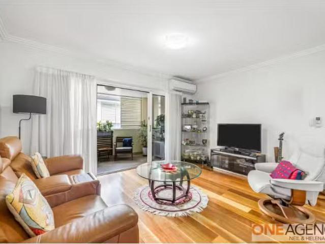 Just in! 4/21 23 Adelaide Street, EAST GOSFORD Townhouse for r.