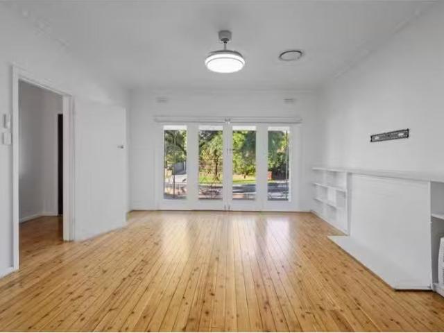 Charming 424 SMITH STREET, NORTH ALBURY House for rent Listed.