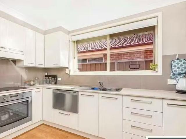 Charming 42 Aberfeldy Crescent, St Andrews, NSW 2566