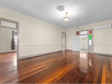 Unique 42 Deighton Road, Dutton Park House for rent Listed by.
