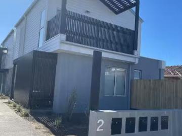 Charming 4/2 Saltley Street, South Kingsville VIC 3015