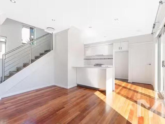 Deal! 4/39 Murray Road, Bicton, WA 6157