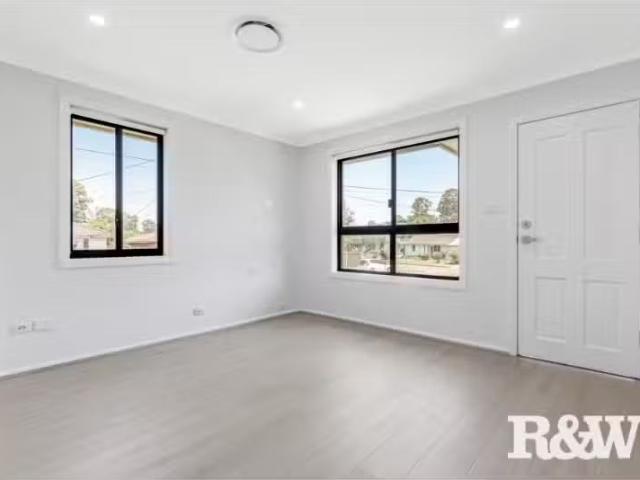 For Rent! 47 Vincennes Avenue, TREGEAR House for rent Listed.