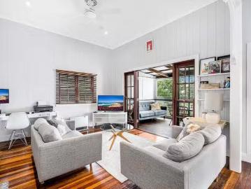 Deal! 47 Yamboyna Street, Manly, QLD 4179
