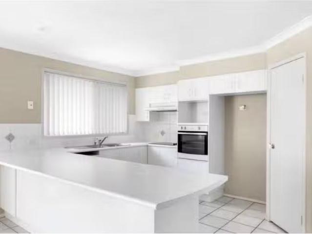 Deal! 47 Burradoo Cres Crescent, Nowra House for rent Listed.