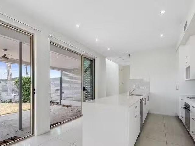 Unique 47 Hill Crescent, Carina Heights, QLD 4152