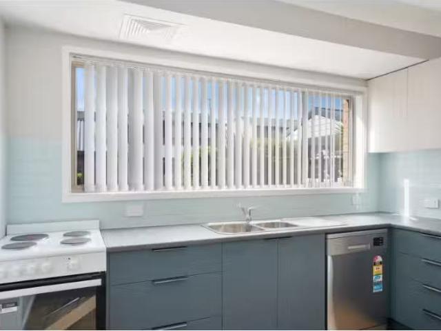 Unique 44/1 Roberts Street, CHARLESTOWN Townhouse for rent Li.