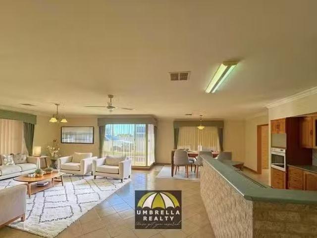 Deal! 44 Carpenter Terrace, Australind, WA 6233