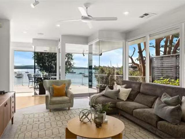 Deal! 45 Dilkera Avenue, Valentine House for rent Listed by J.