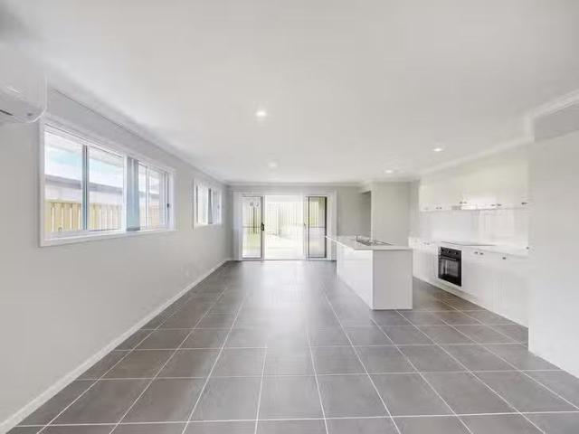 Deal! 45 Higyed Road, Logan Reserve, QLD 4133
