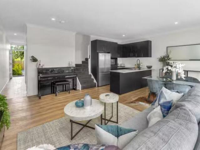 Cozy 4/61 Lyon Street, MOOROOKA, QLD 4105 Unit for Rent