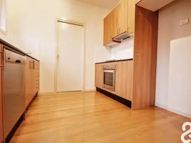 Cozy 4/656 Pascoe Vale Road, Oak Park VIC 3046