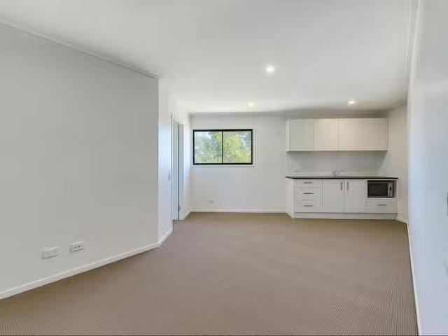 Cheap 4/6 Walkers Way, Nundah, QLD 4012