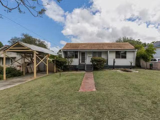 Nice 46 Clint Way, Calista, WA 6167