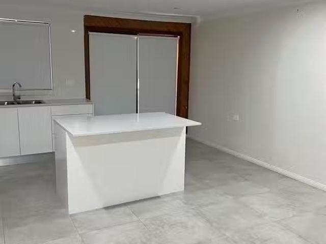 Deal! 48 Tapiola Avenue, HEBERSHAM, NSW 2770 House for Rent