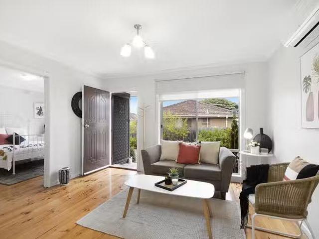 For Rent! 4/8 Birdwood Street, Reservoir, VIC 3073