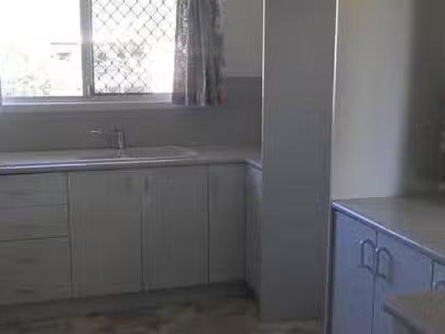 Deal! 48 Bottletree Avenue, Blackwater, QLD 4717