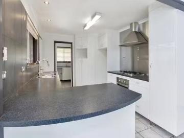 Charming 48 Galleon Street, Jamboree Heights, QLD 4074