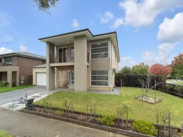 Deal! 48 Hollywood Avenue, POINT COOK, VIC 3030 House for Rent