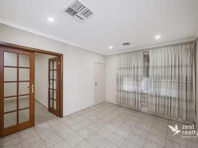 For Rent! 490 Rockingham Road, Lake Coogee, WA 6166
