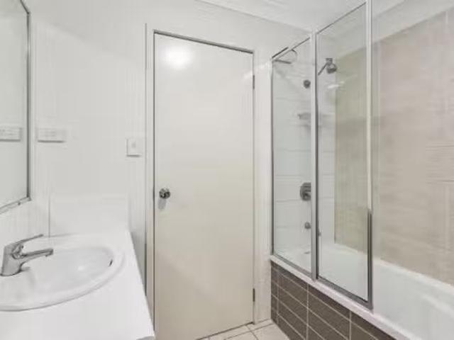 New 49/8 Sue Court, Runcorn, QLD 4113