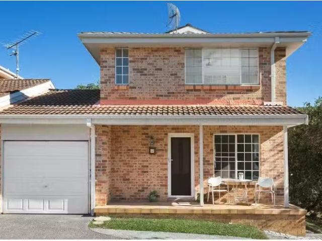 For Rent! 4/9 11 Newbold Cl, Thirroul Townhouse for rent List.