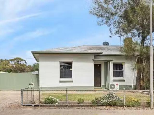 Unique 4 Midlow Road, Elizabeth Downs, SA 5113
