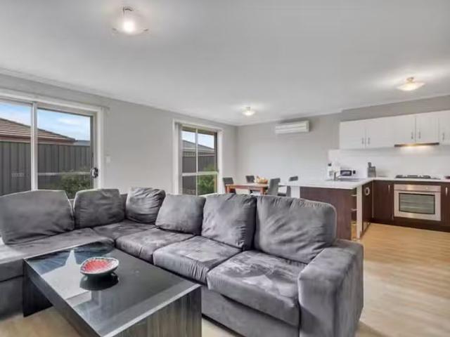 Rental! 4 Neilson Court, Munno Para West, SA 5115