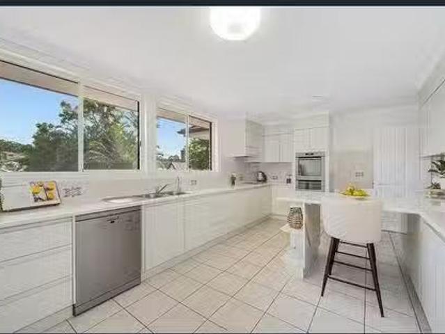 Cheap 4 Nosworthy Close, Chermside West, QLD 4032