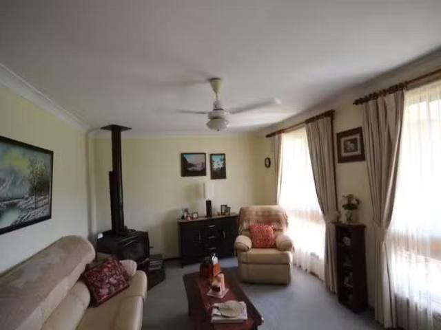 Just in! 4 Andrew Close, Taree West House for rent Listed by.