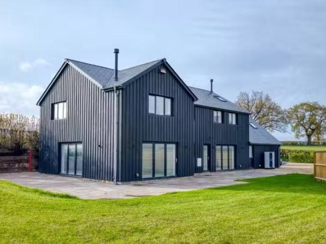 Unique 4 BA 4 bedroom detached house for rent in Yarlington, W.