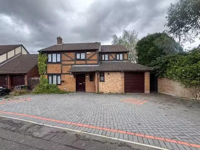Just in! 4 BA 5 bedroom house for rent in Burnaston Crescent.
