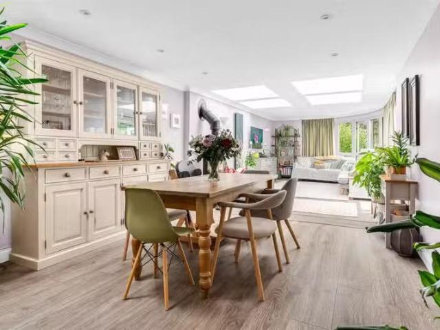 Unique 4 bedroom detached bungalow for rent in Tanglewood, Wel.