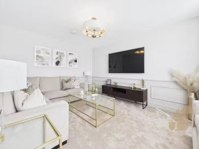 Cozy 4 bedroom detached house for rent in Windermere Way, East.