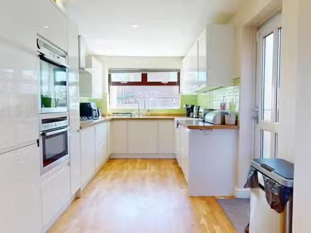New 4 bedroom detached house for rent in Vista Rise, Danescour.