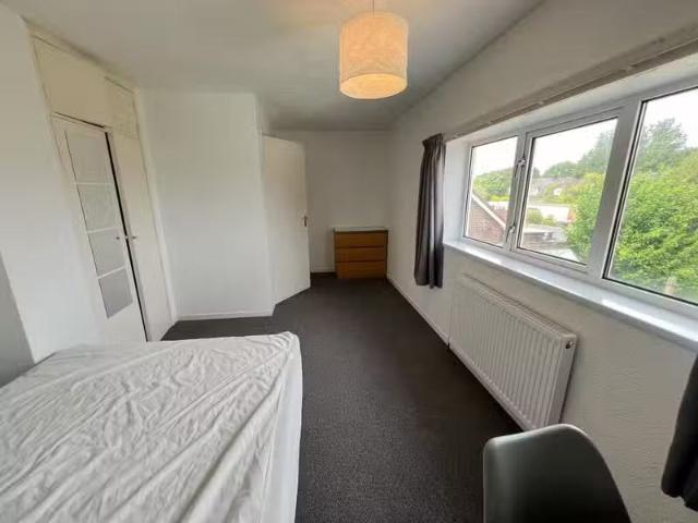 Charming 4 bedroom end of terrace house for rent in Filton Ave.
