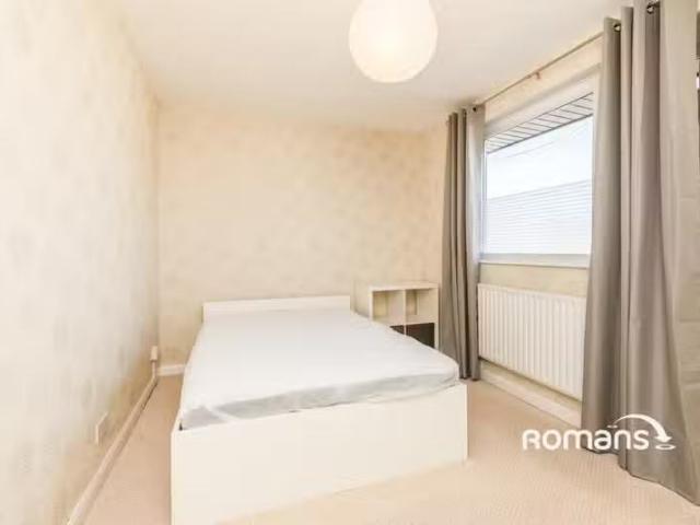 Deal! 4 bedroom house share for rent in Marlfield Walk, Bristo.