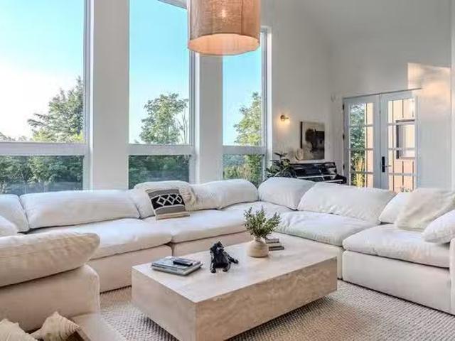 Cheap 4 BR mont Sanford