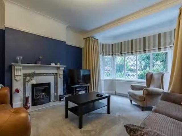 Deal! 4 BR Billesley Lane
