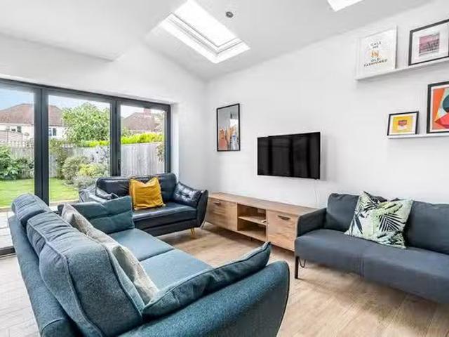 For Rent! 4 BR Fairlie Road